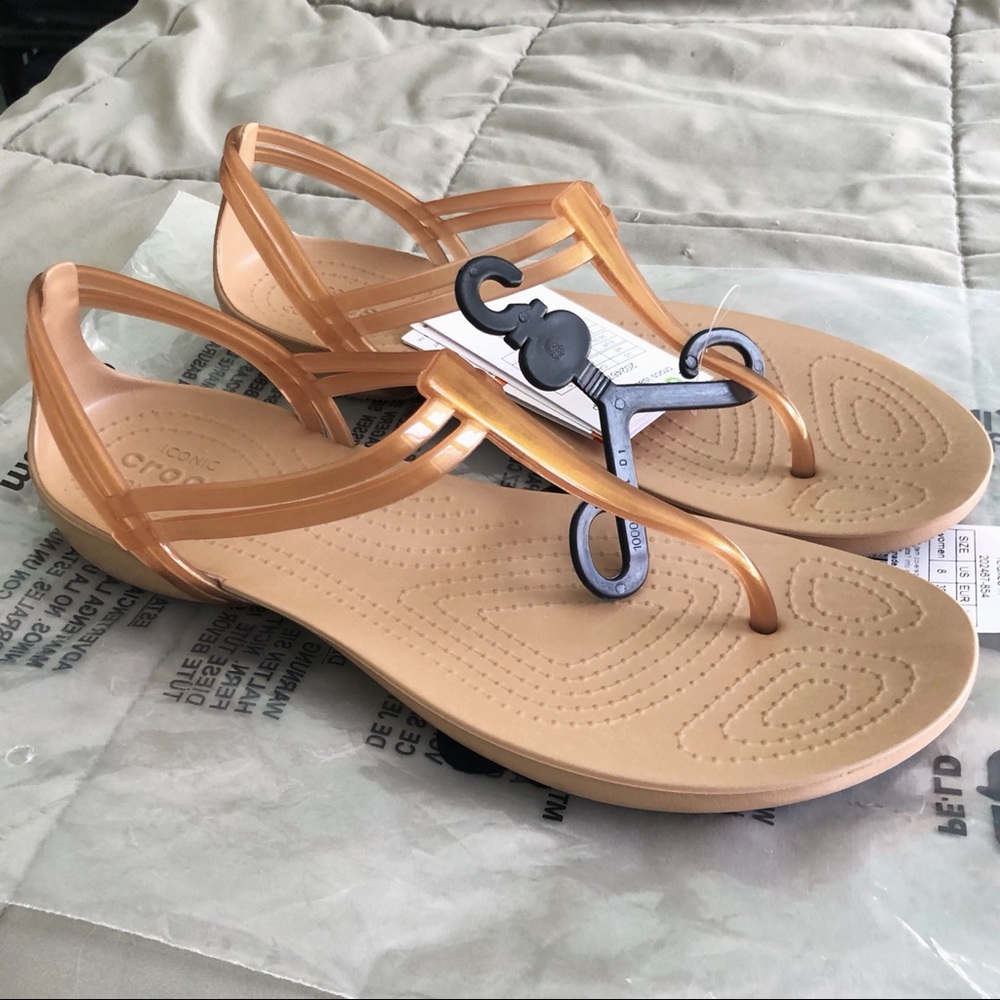 crocs isabella t-strap sandals